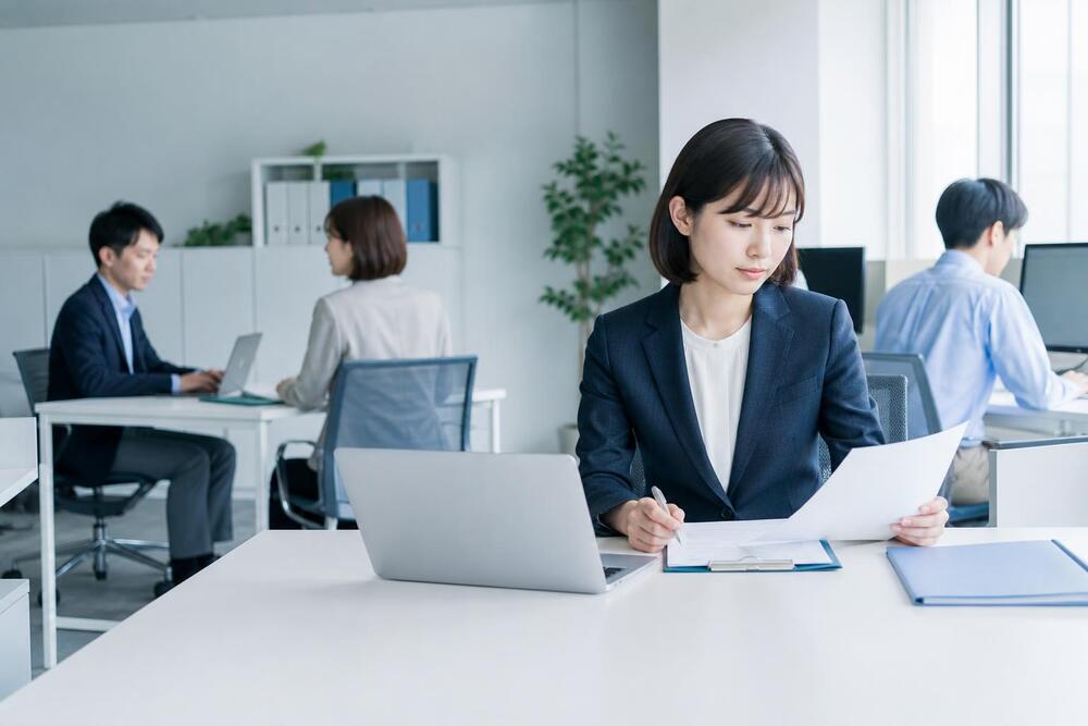 外国人雇用状況の届出とは|提出義務・期限・罰則を人事向けに整理